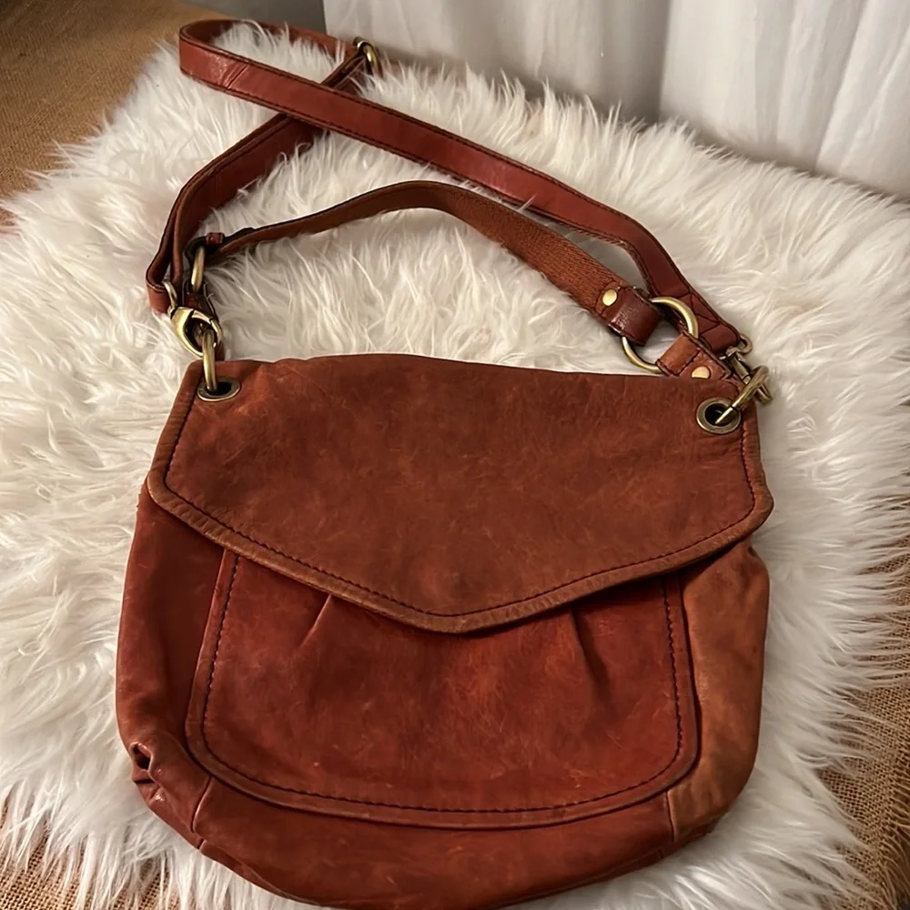 SOLD- Fossil brown leather medium crossbody bag/ shoulder bag/ multi use bag - Picture 5 of 12